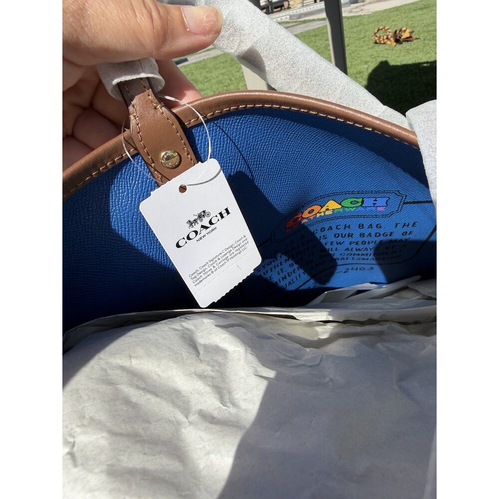 NWT Coach Reversible City Tote In Rainbow Signature Canvas 2463 Navy Blue - Picture 7 of 8